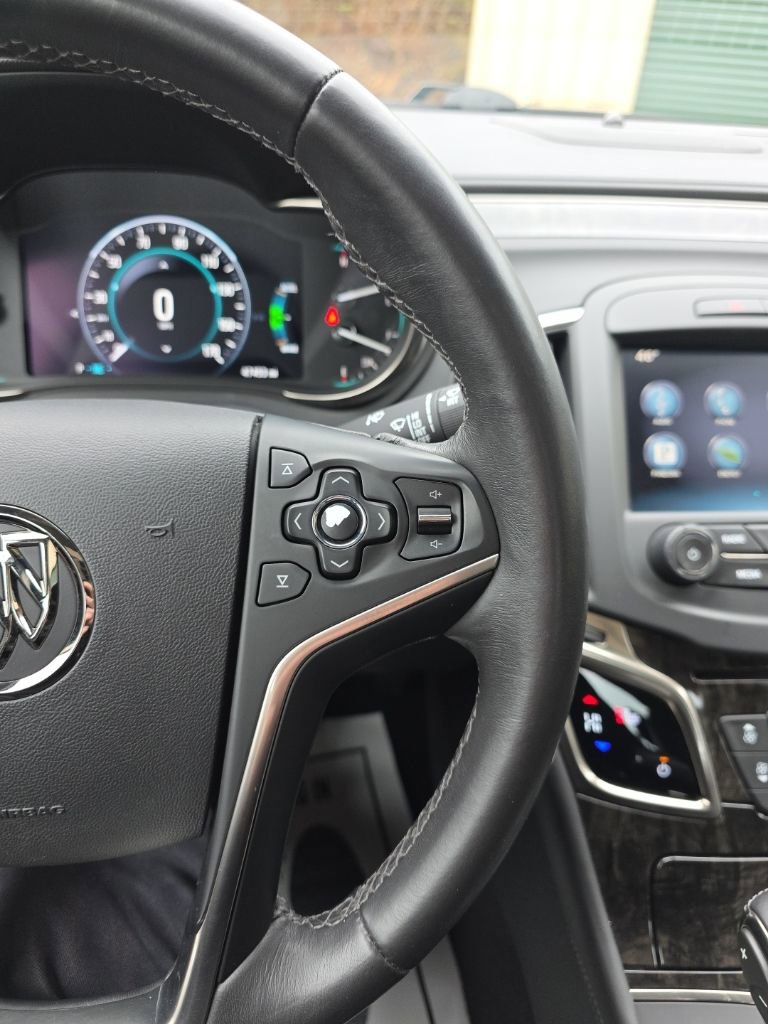Used 2015 Buick LaCrosse Leather image 24