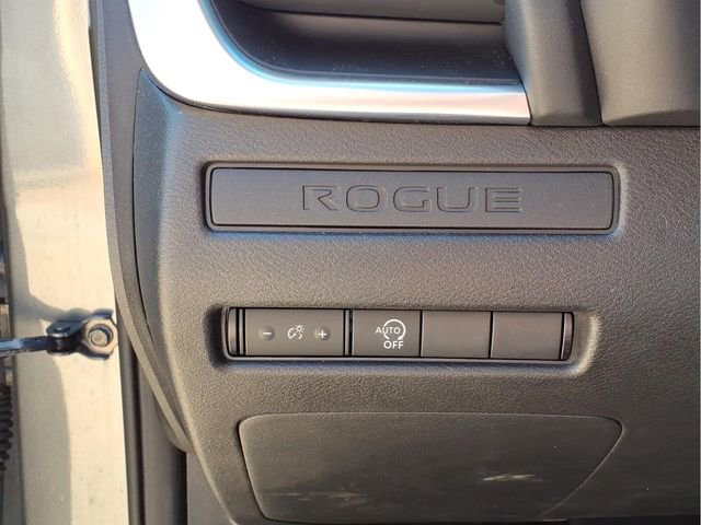 Used 2024 Nissan Rogue S AWD/4WD image 15