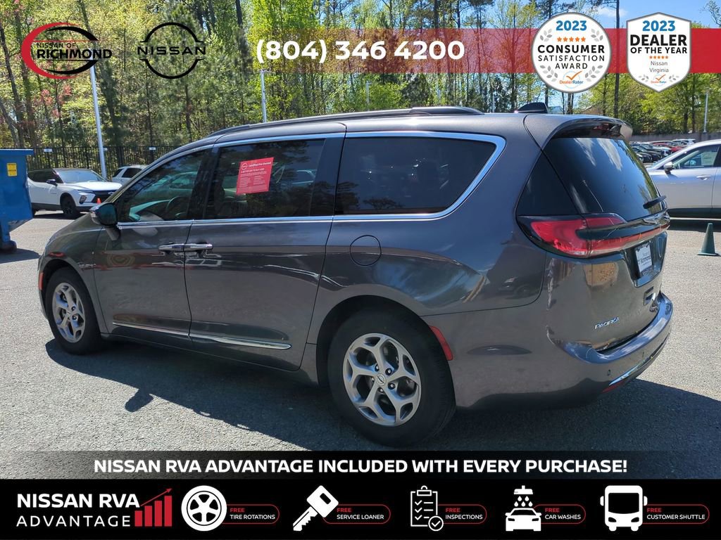 Used 2023 Chrysler Pacifica Limited image 7