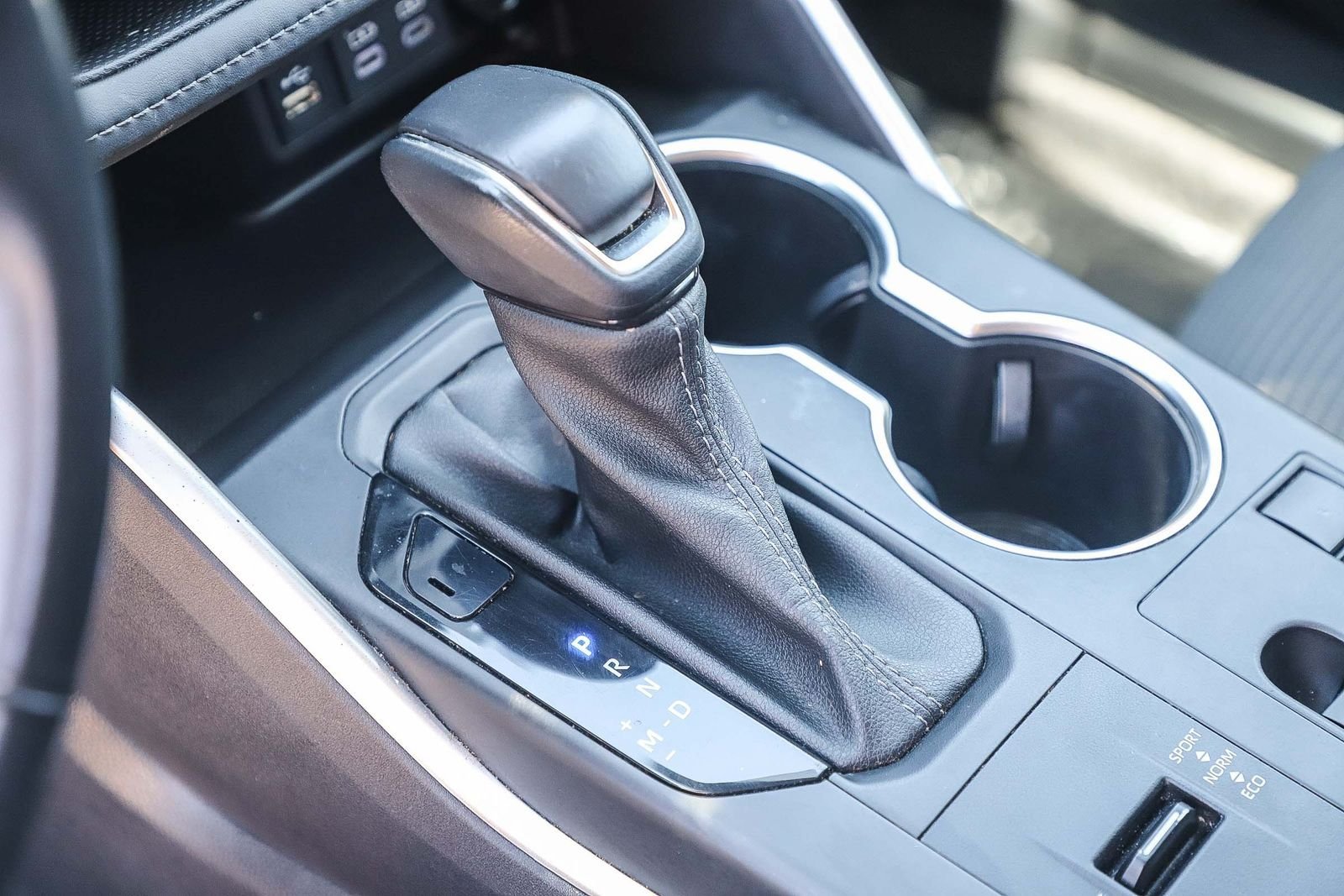 Used 2023 Toyota Highlander LE FWD image 19