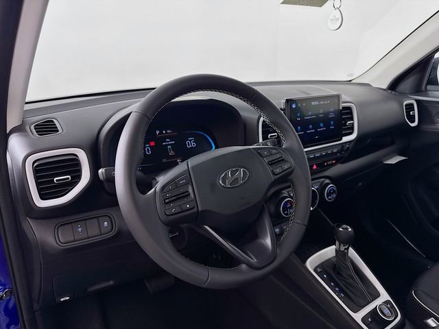 Used 2025 Hyundai Venue Limited FWD image 11