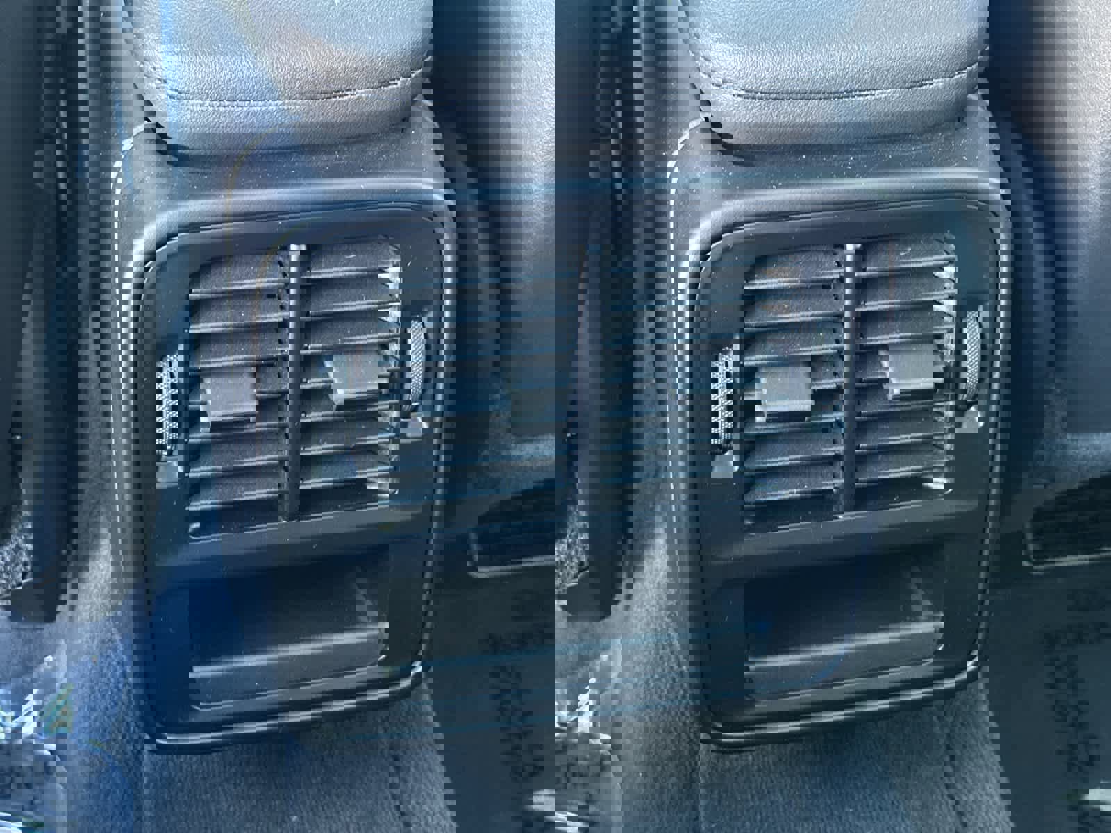 Used 2022 Porsche Taycan image 14