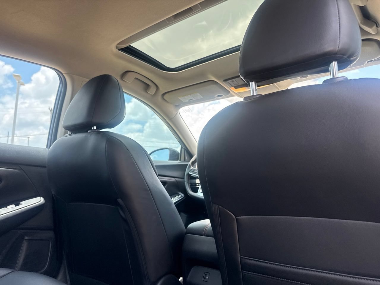 Certified 2024 Nissan Sentra SR w/ SR Premium Package FWD image 29