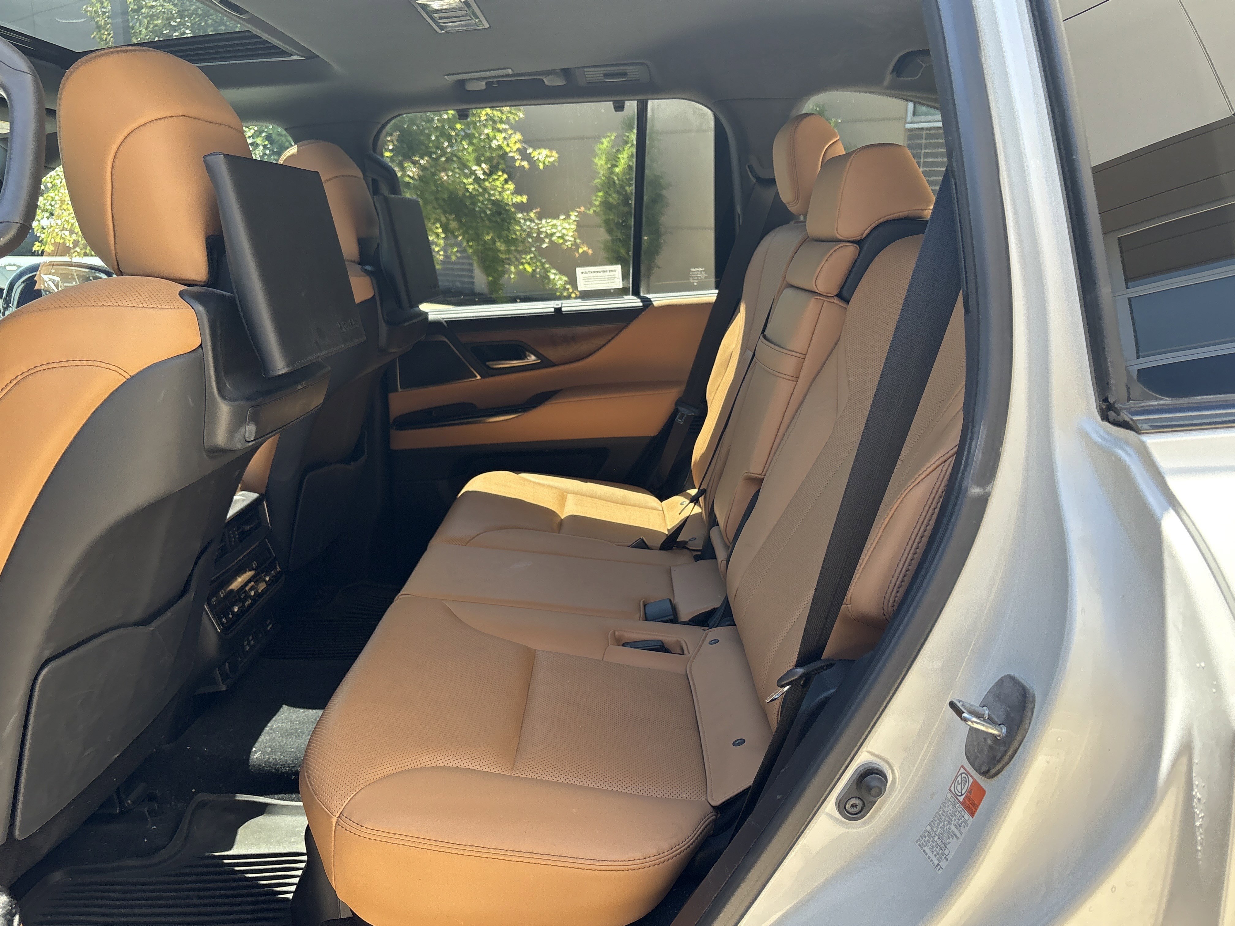 Used 2023 Lexus LX 600 4WD w/ Appearance Package image 32