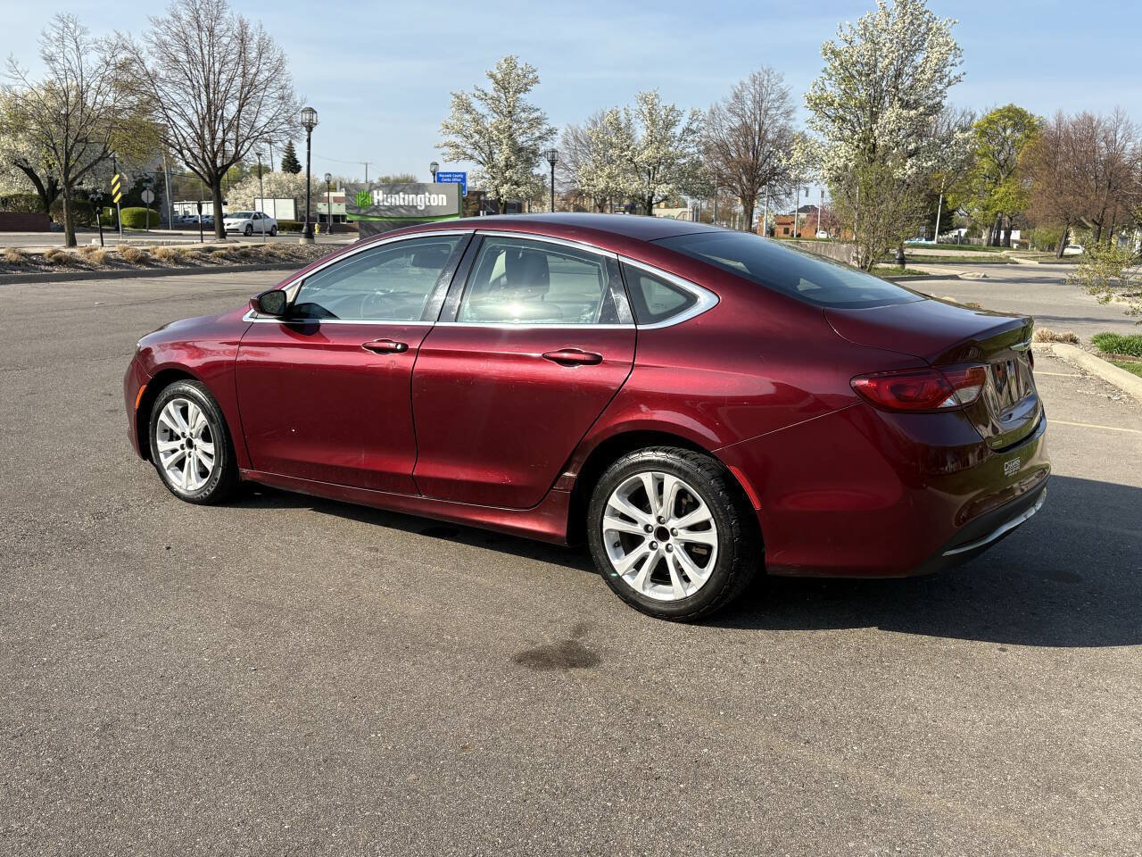 Used 2015 Chrysler 200 Limited FWD image 10