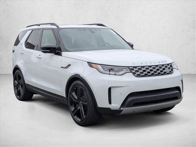 New 2025 Land Rover Discovery S image 7
