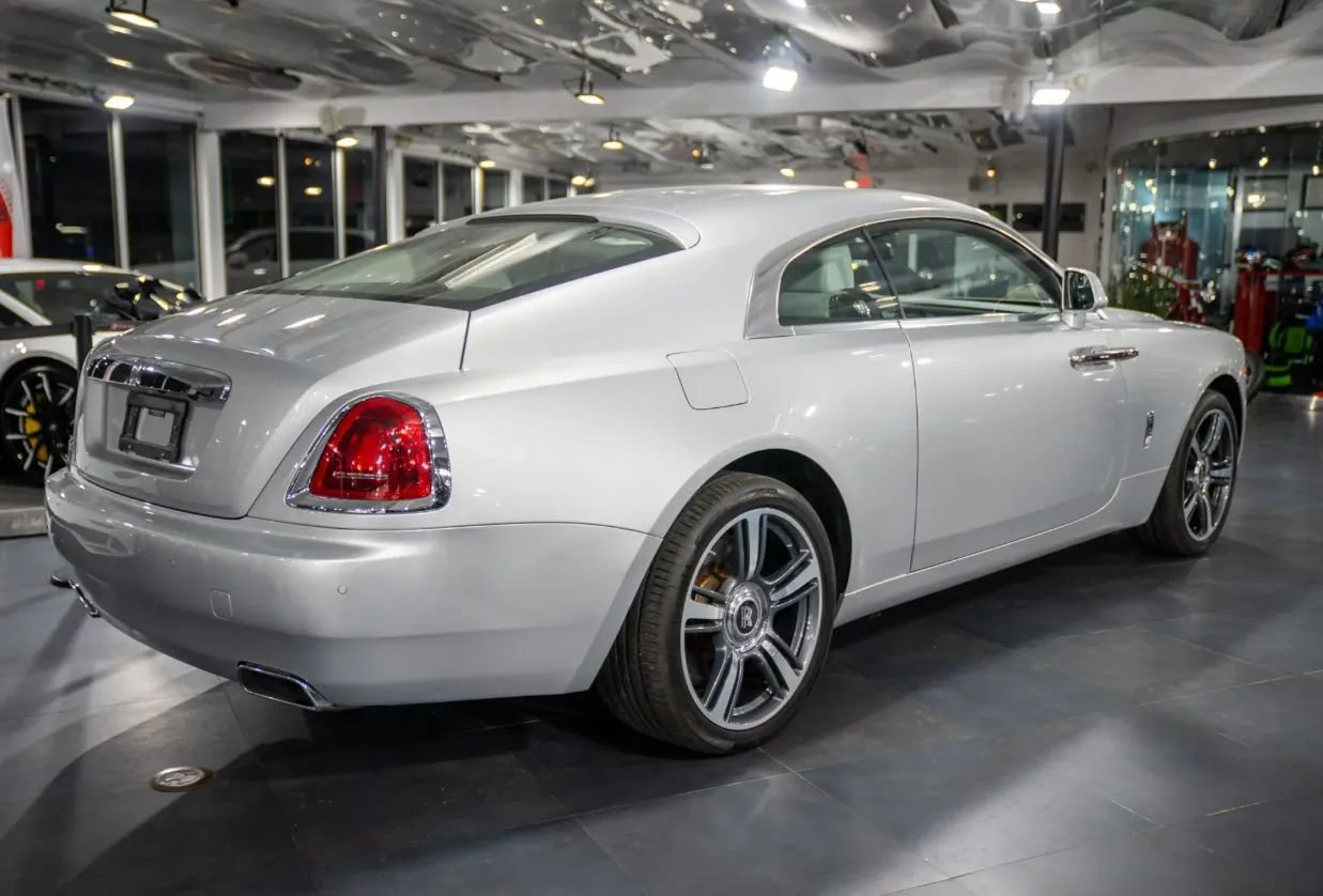 Used 2014 Rolls-Royce Wraith image 12