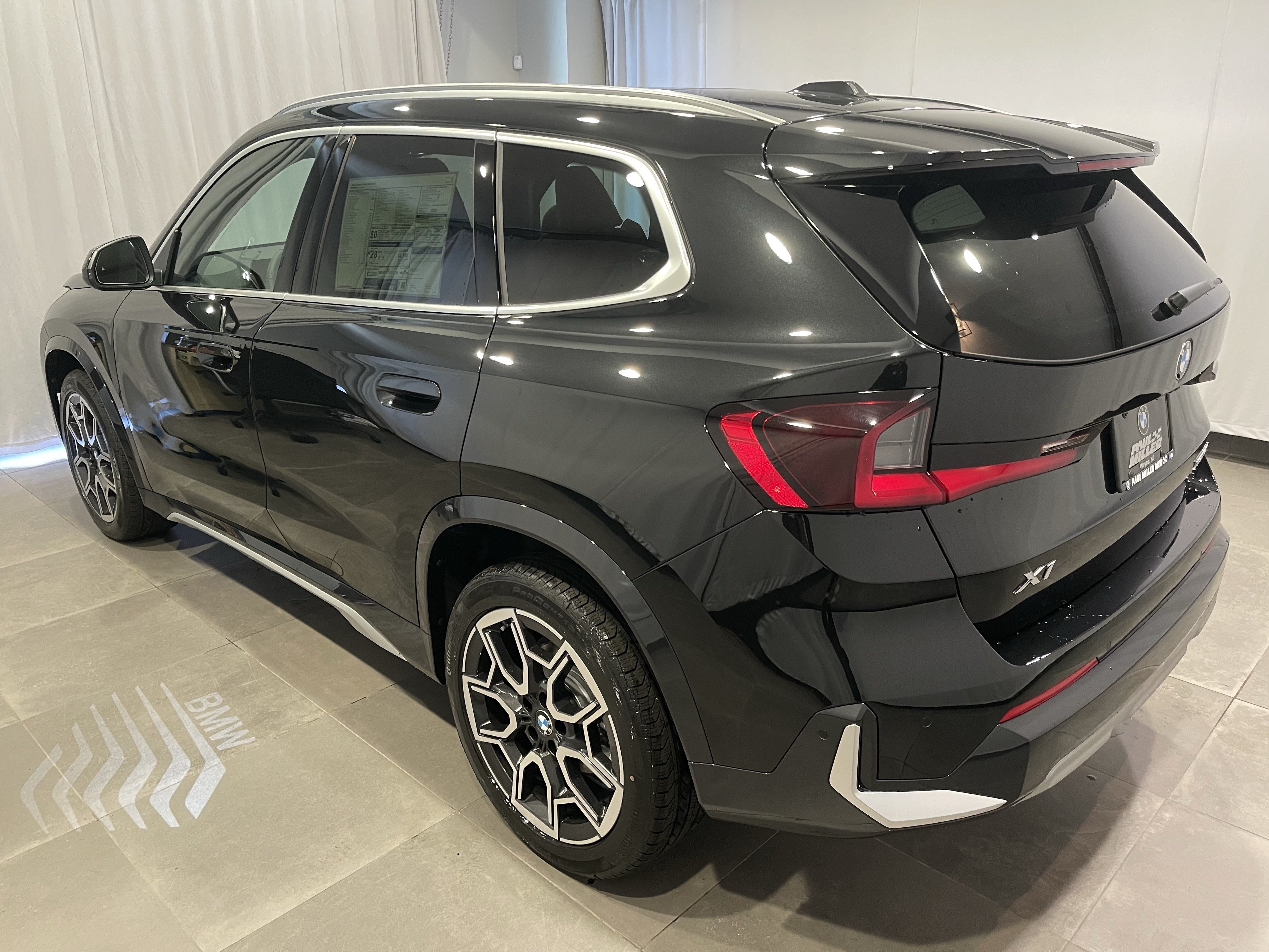 New 2026 BMW X1 xDrive28i w/ Convenience Package AWD/4WD image 4