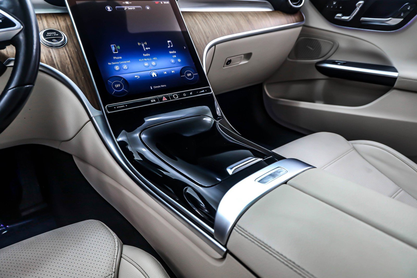 Used 2022 Mercedes-Benz C 300 Sedan image 6