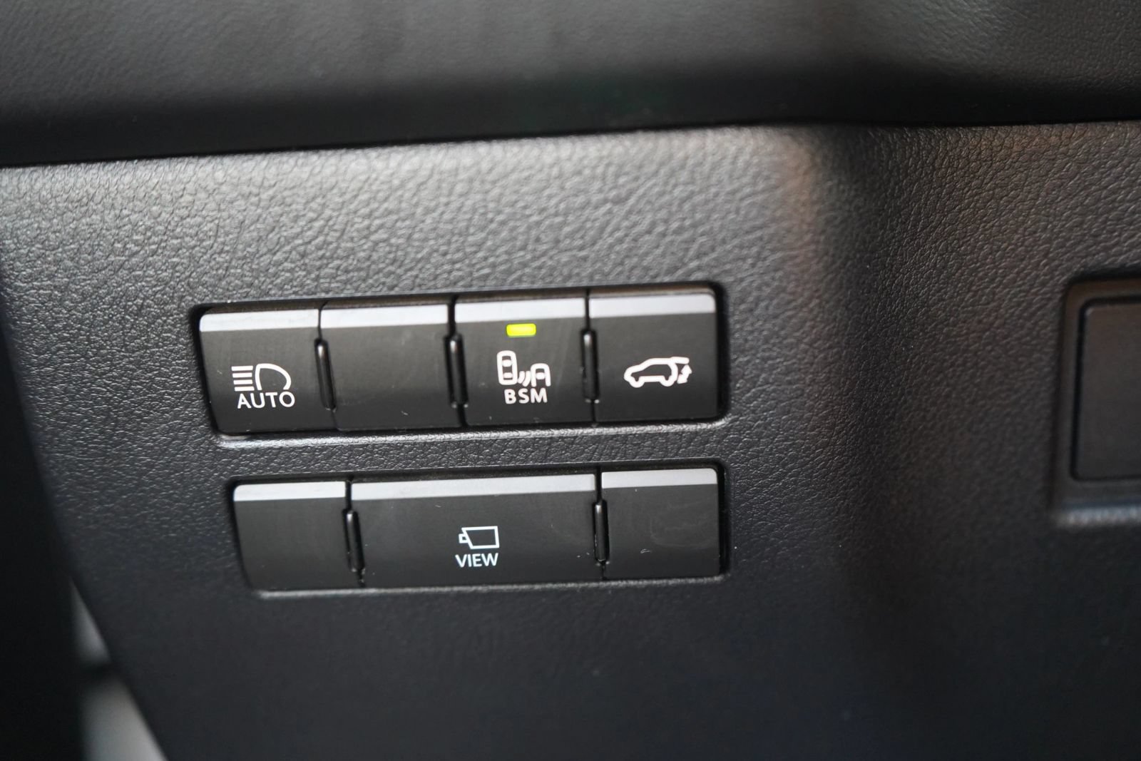 Used 2018 Lexus NX 300h AWD image 13