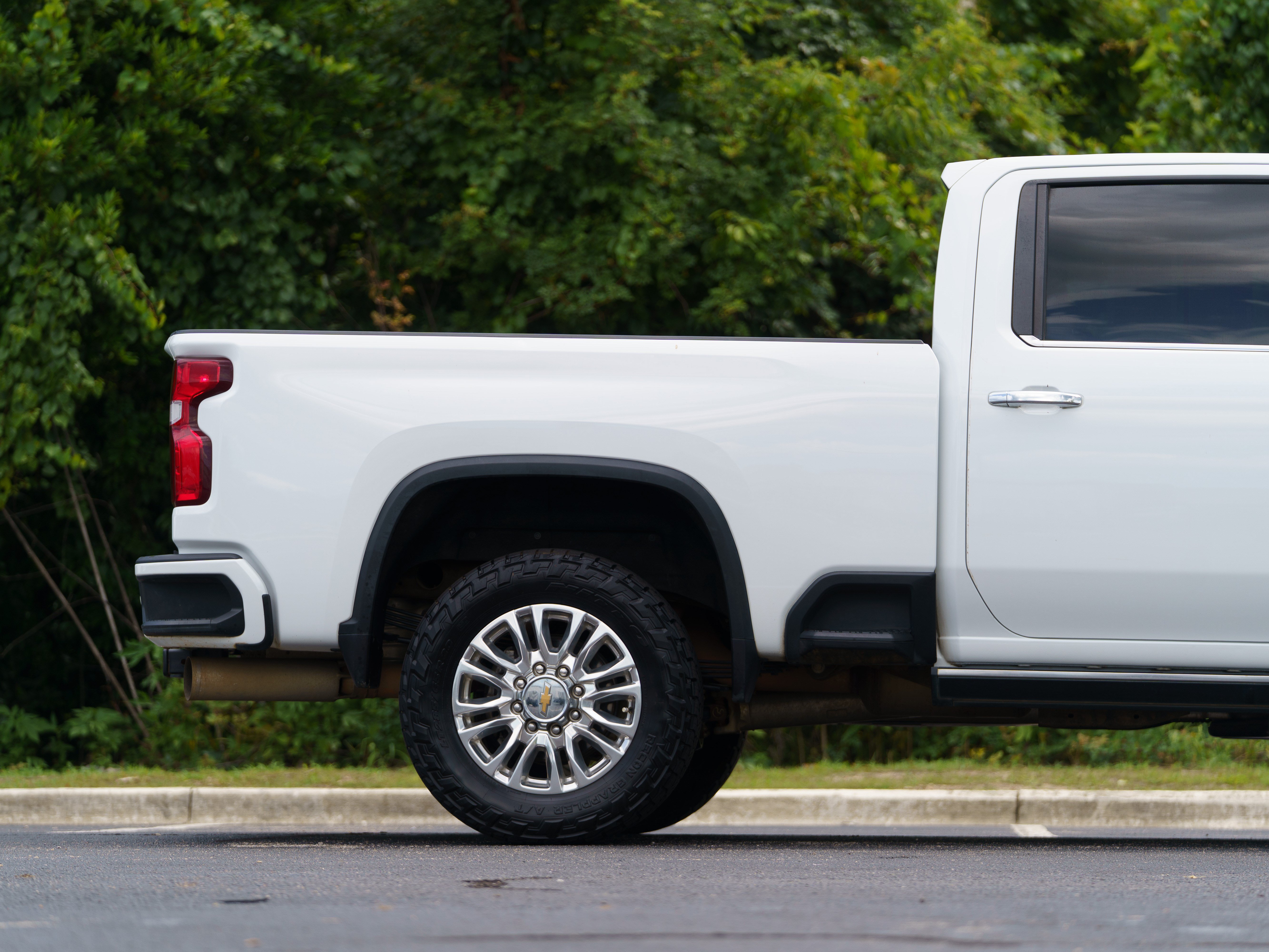 Used 2021 Chevrolet Silverado 2500 High Country w/ Z71 Off-Road Package AWD/4WD image 6