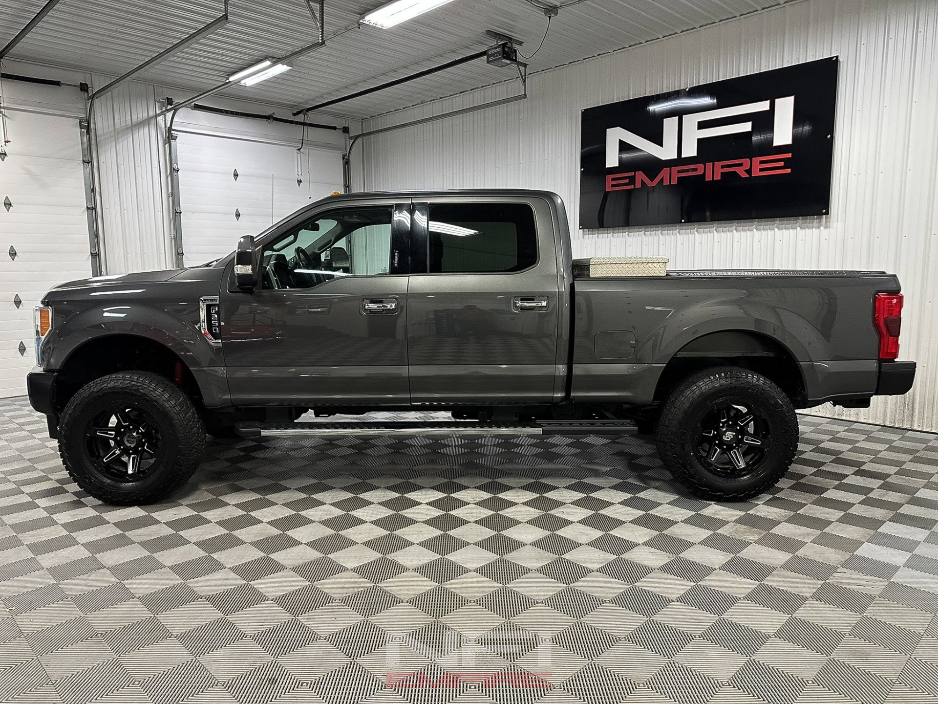 Used 2019 Ford F250 Lariat w/ Lariat Ultimate Package image 2