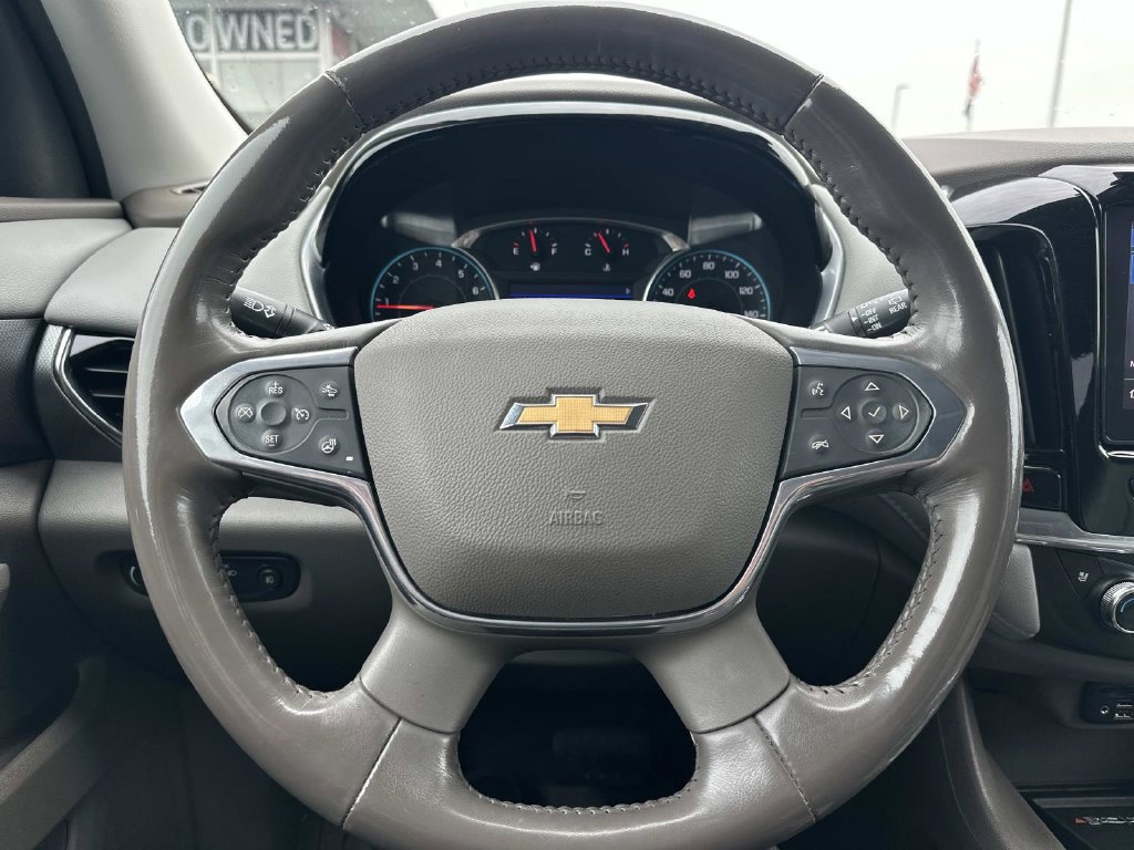 Used 2021 Chevrolet Traverse Premier FWD image 21