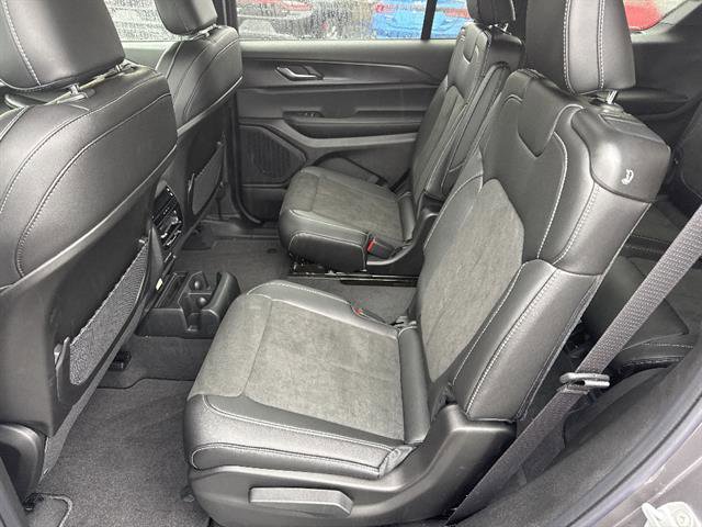 New 2025 Jeep Grand Cherokee L Altitude image 13