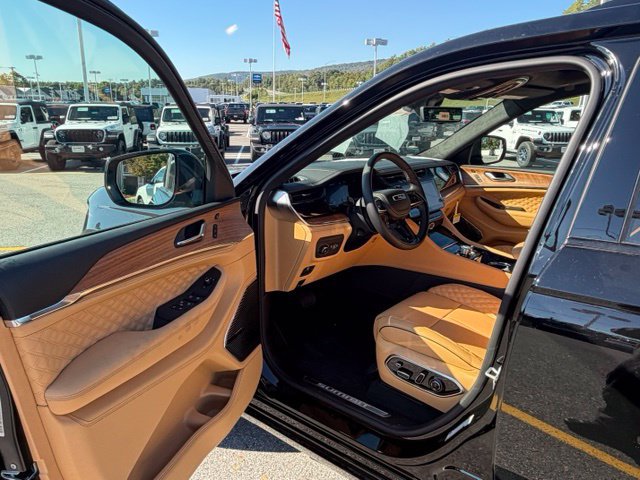 New 2027 Jeep Grand Cherokee Summit AWD/4WD image 14