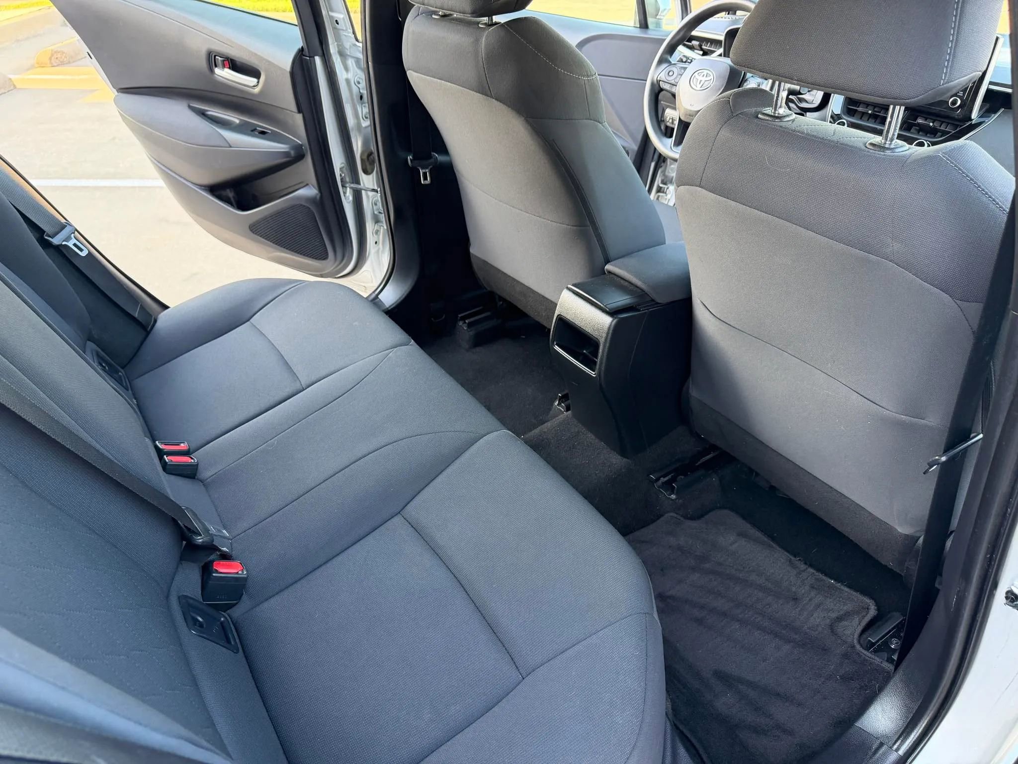 Used 2020 Toyota Corolla LE FWD image 26
