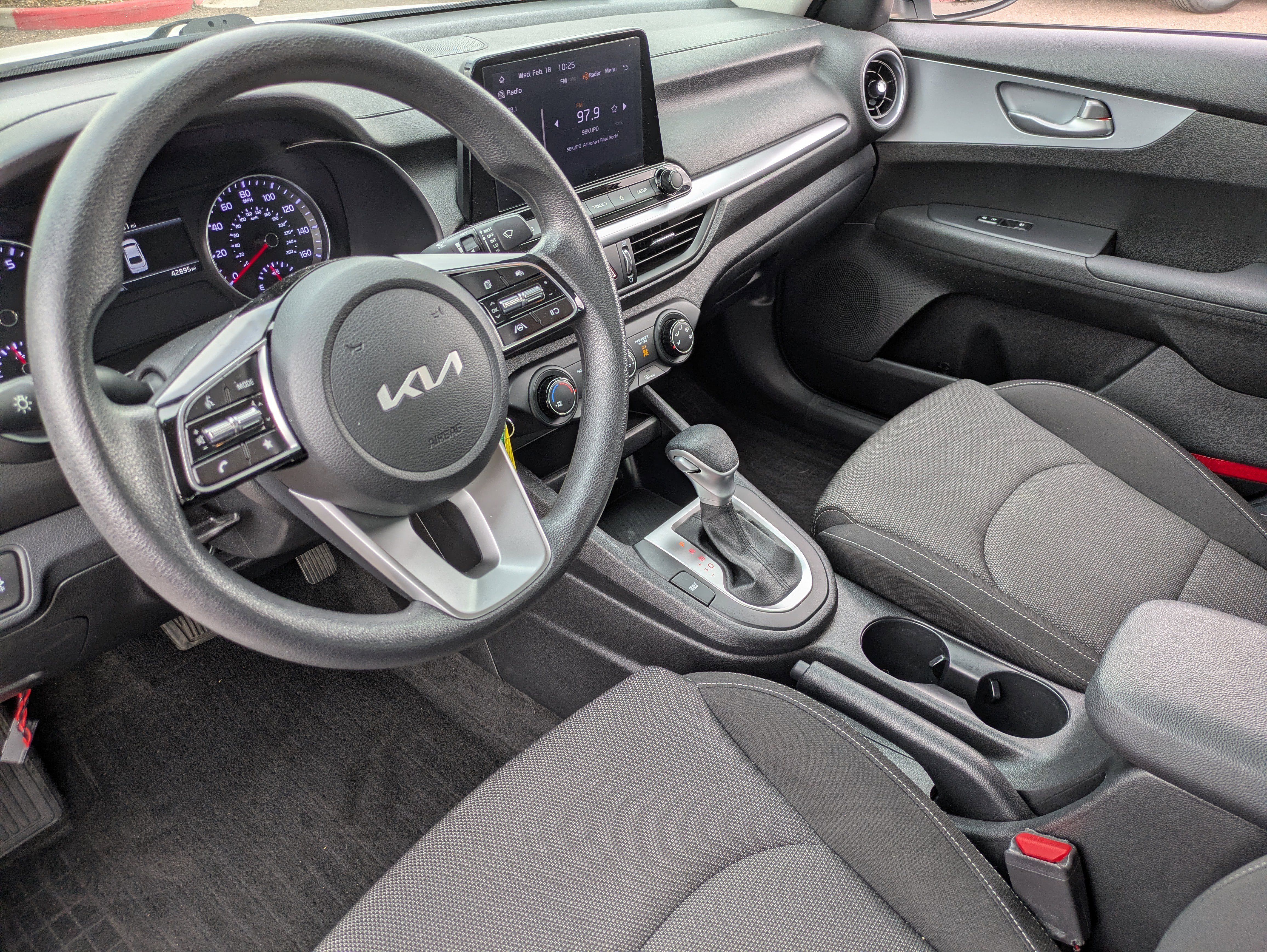 Used 2023 Kia Forte LXS w/ LXS Technology Package image 17