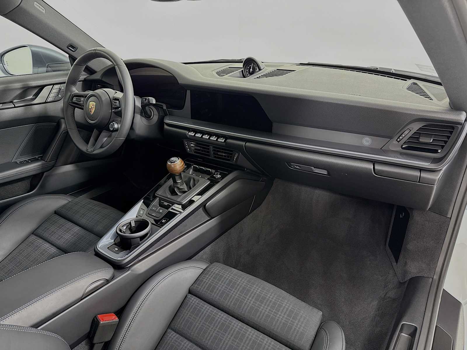 Certified 2025 Porsche 911 Carrera T RWD image 29