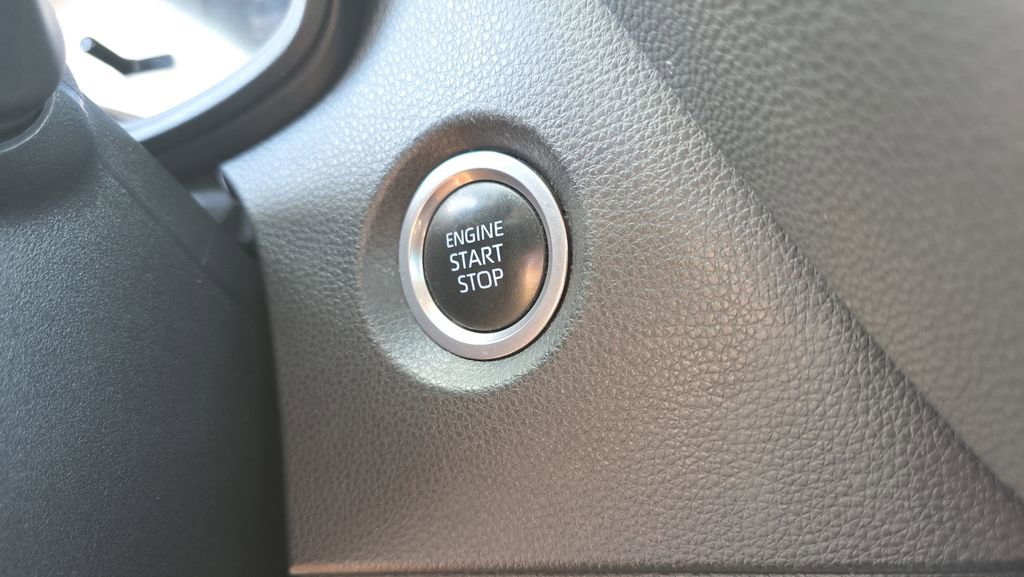 Used 2021 Toyota Corolla LE w/ LE Convenience Package FWD image 23