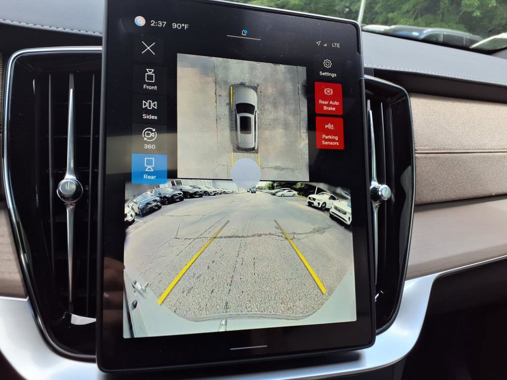 New 2025 Volvo XC90 B5 Plus w/ Protection Package Premier image 21