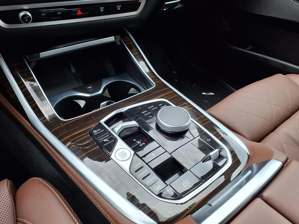 Used 2026 BMW X7 xDrive40i w/ M Sport Package AWD/4WD image 14