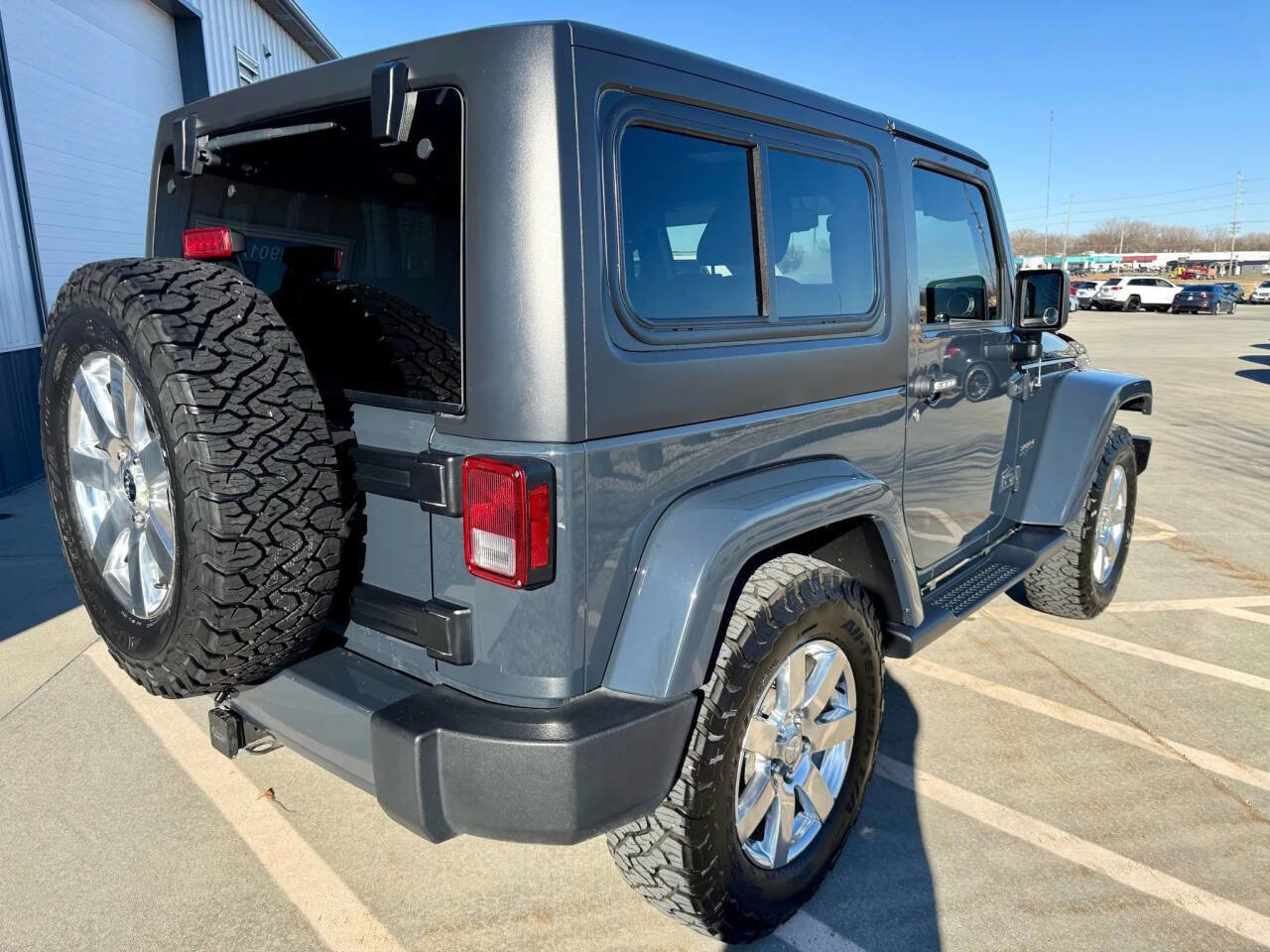 Used 2017 Jeep Wrangler Sahara w/ Connectivity Group image 8