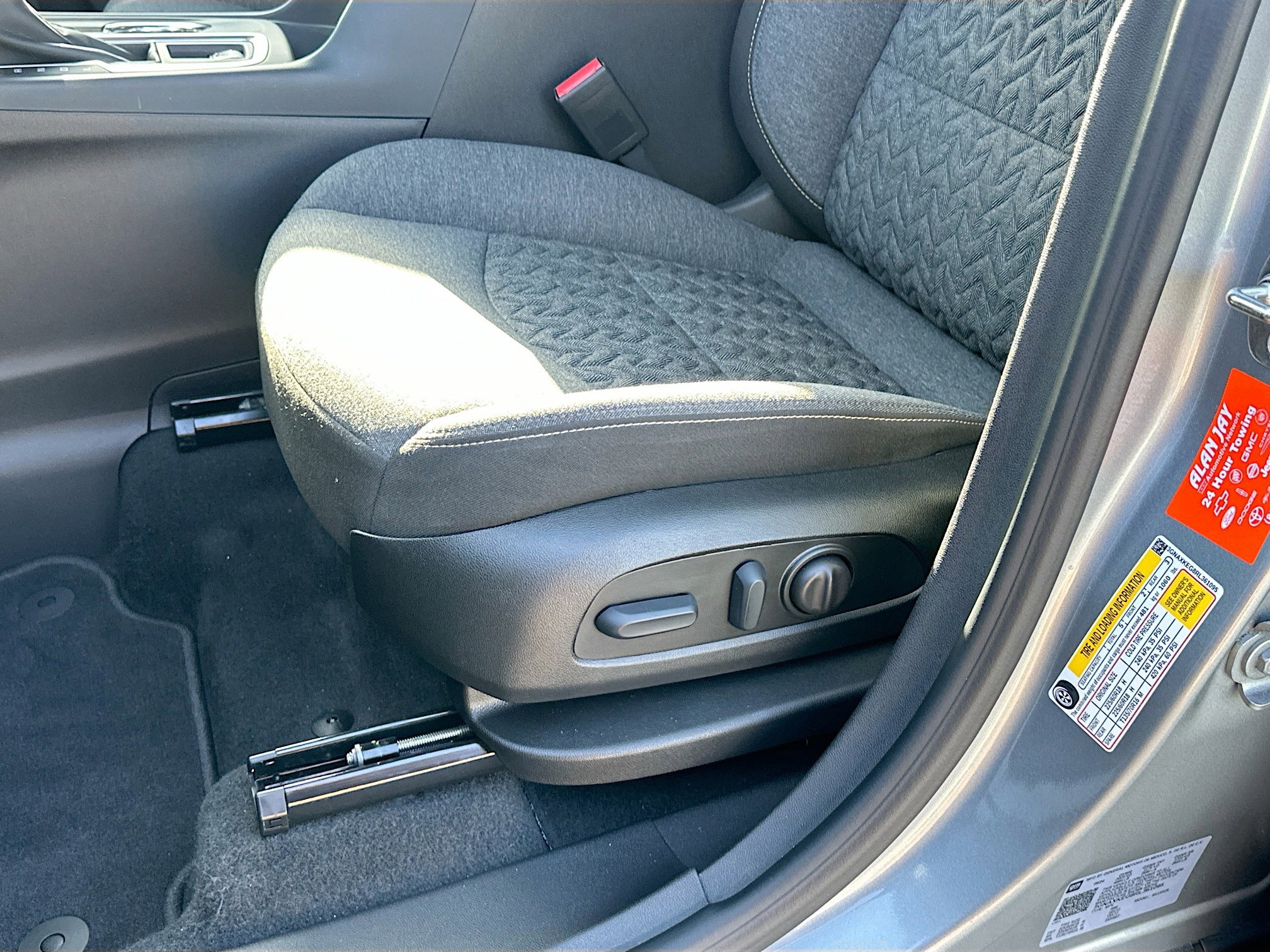 Used 2024 Chevrolet Equinox LT FWD image 18