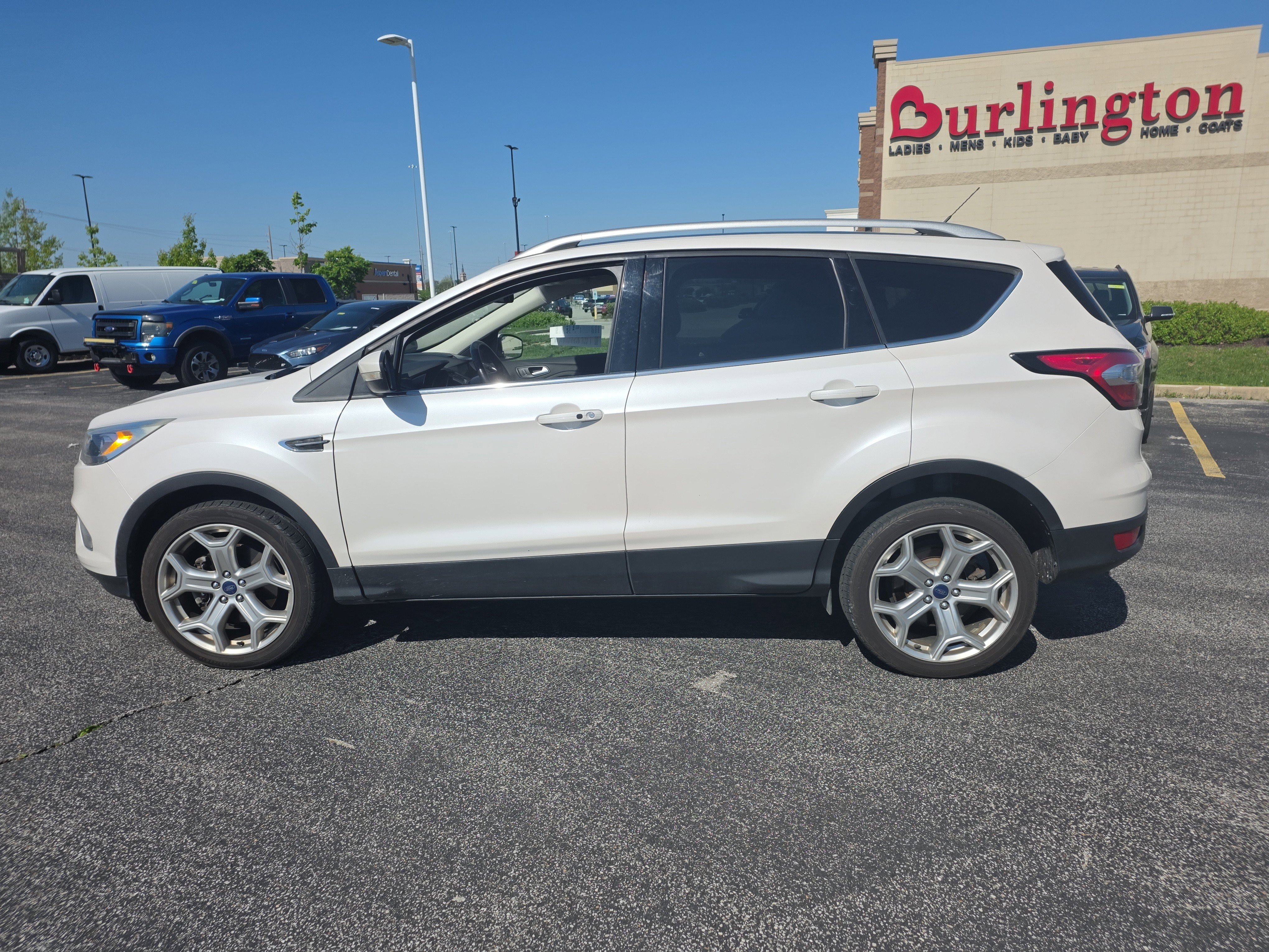 Used 2017 Ford Escape Titanium image 6
