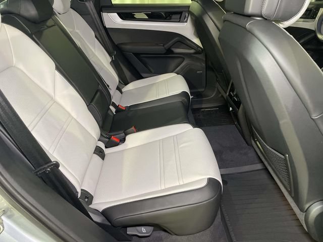 New 2026 Porsche Cayenne E-Hybrid Coupe AWD/4WD image 22