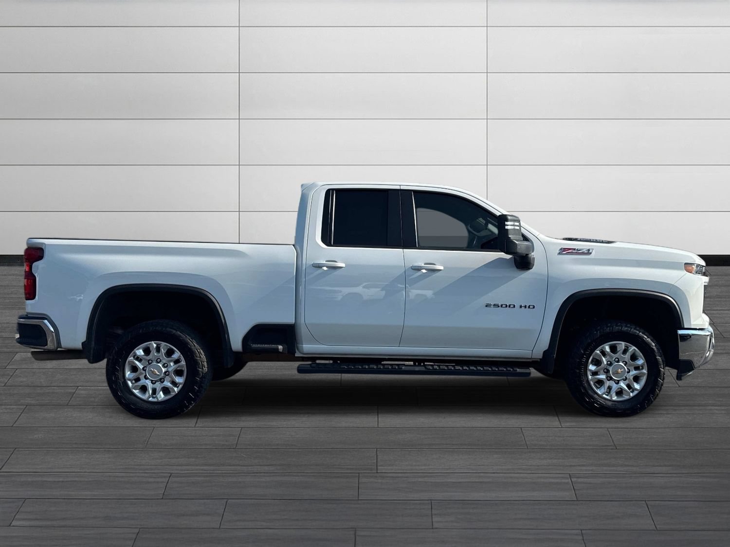 Used 2024 Chevrolet Silverado 2500 LT AWD/4WD image 3