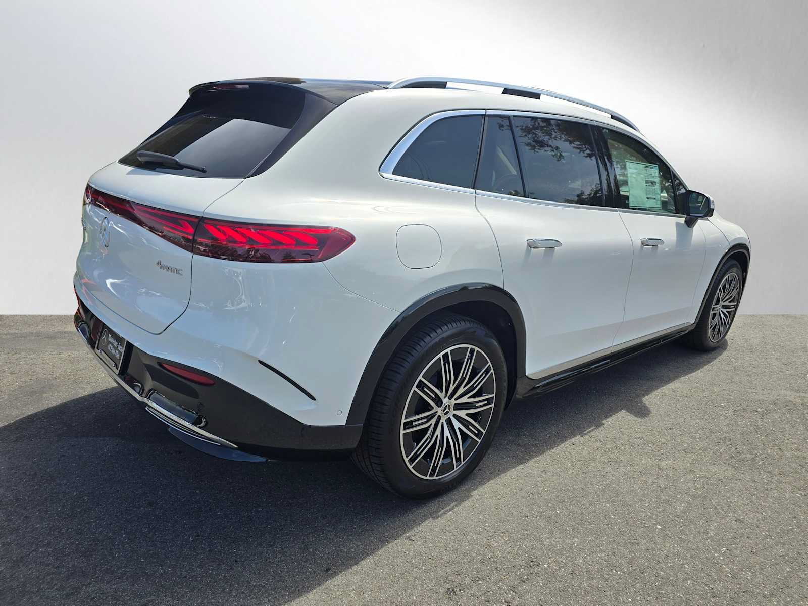 New 2026 Mercedes-Benz EQS 400 4MATIC SUV image 3