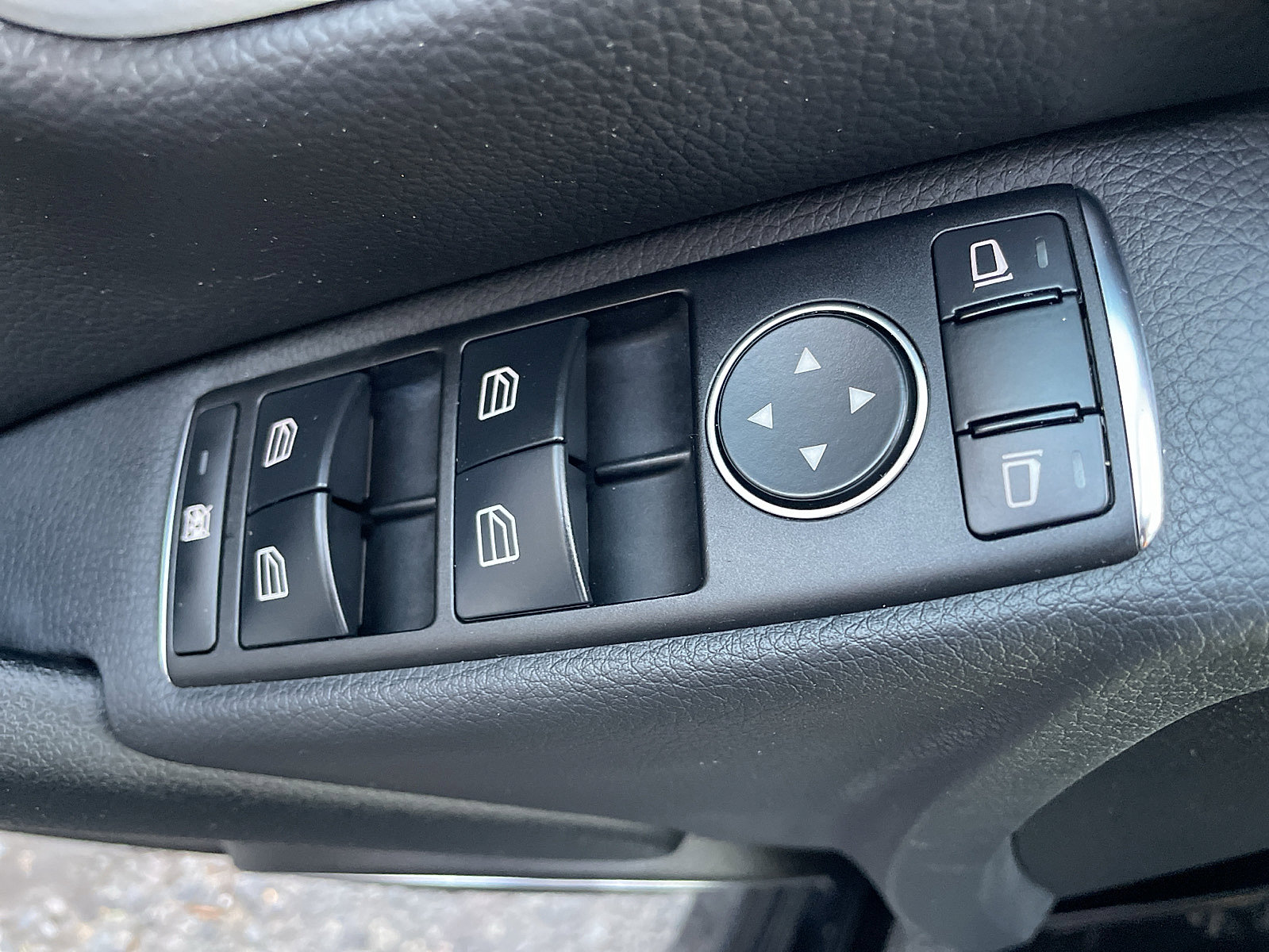 Used 2014 Mercedes-Benz C 300 4MATIC Sedan image 30