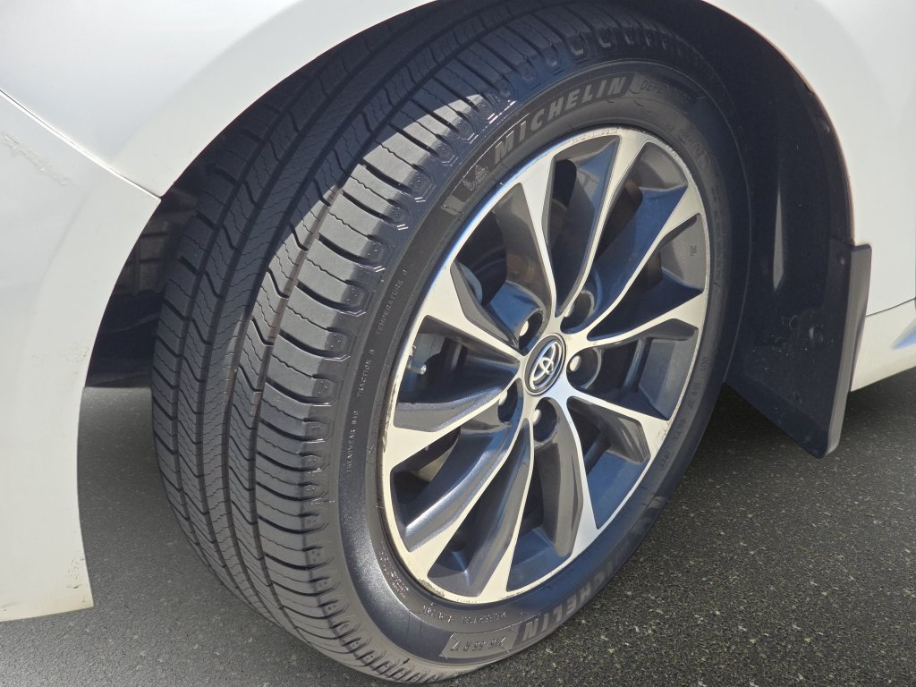 Used 2016 Toyota Avalon XLE Premium FWD image 35