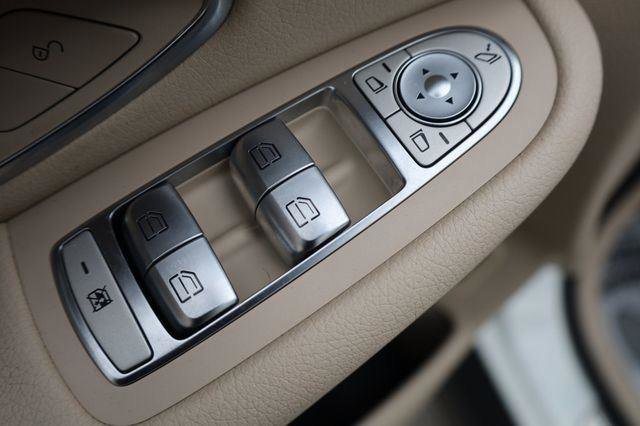 Used 2017 Mercedes-Benz GLC 300 4MATIC image 36