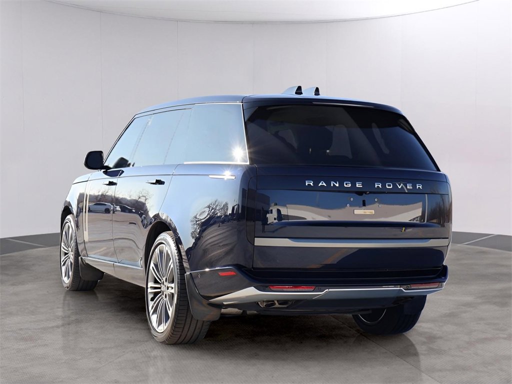 Used 2024 Land Rover Range Rover Long Wheelbase SE image 7