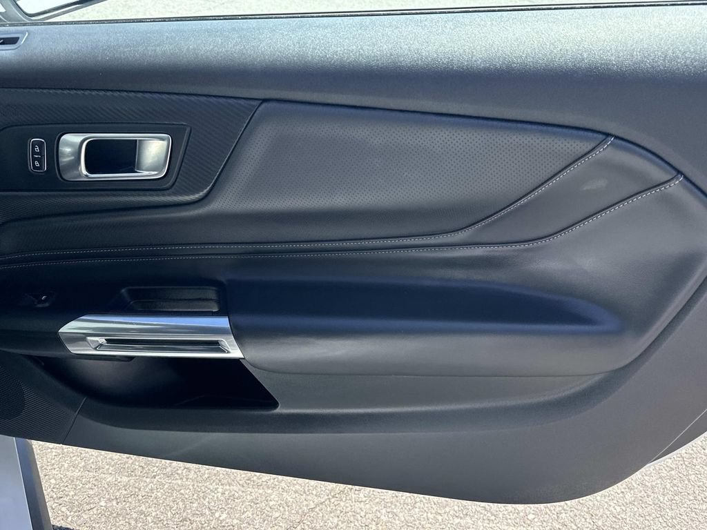 Used 2025 Ford Mustang Premium RWD image 12