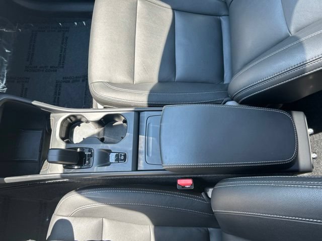 Used 2025 Volvo XC40 B5 Core AWD/4WD image 29