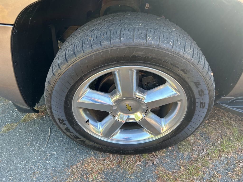 Used 2013 Chevrolet Tahoe LTZ AWD/4WD image 13