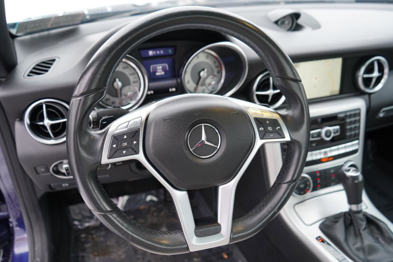 Used 2015 Mercedes-Benz SLK 250 image 42