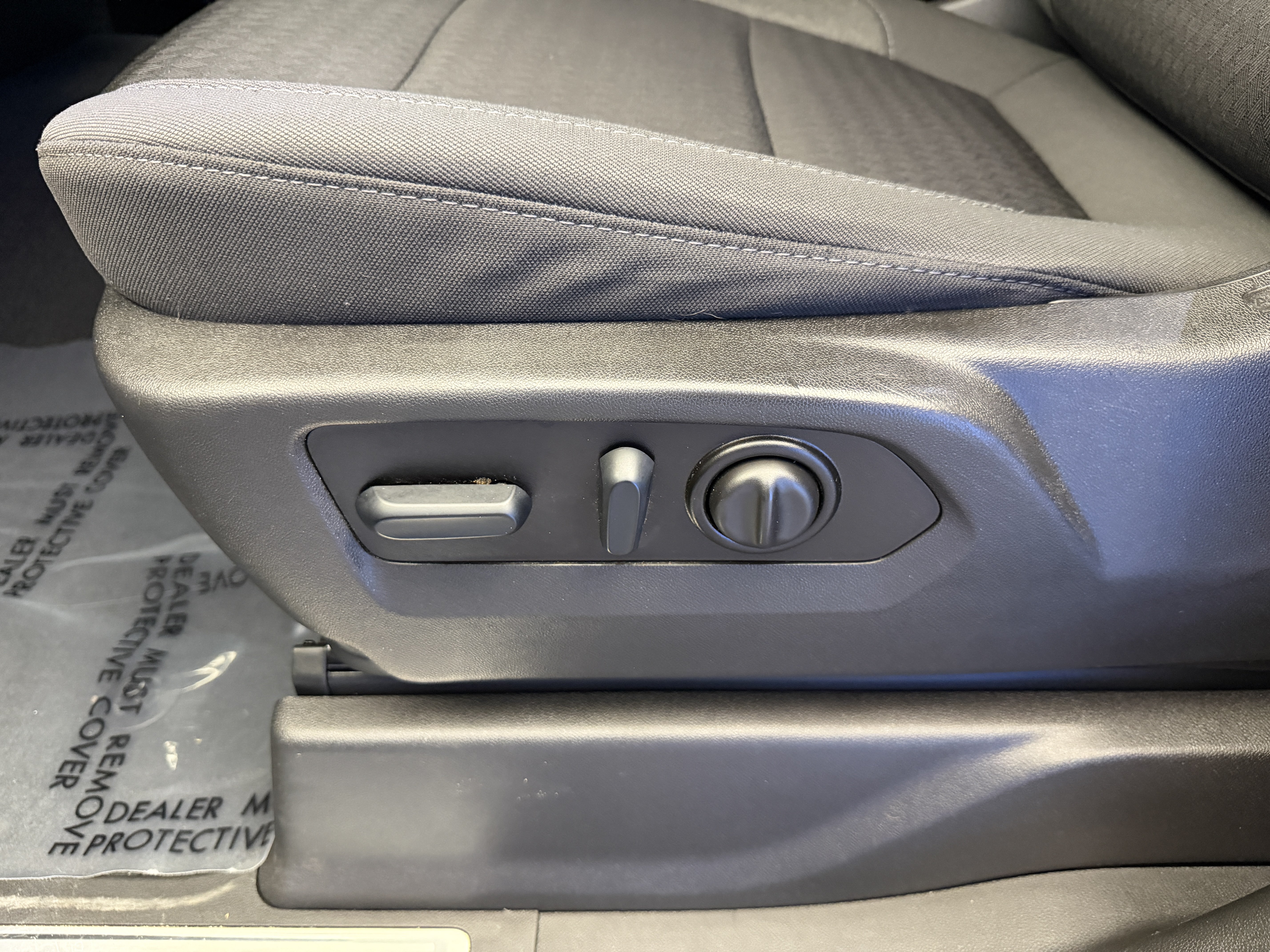 Used 2022 Chevrolet Silverado 1500 LT AWD/4WD image 13