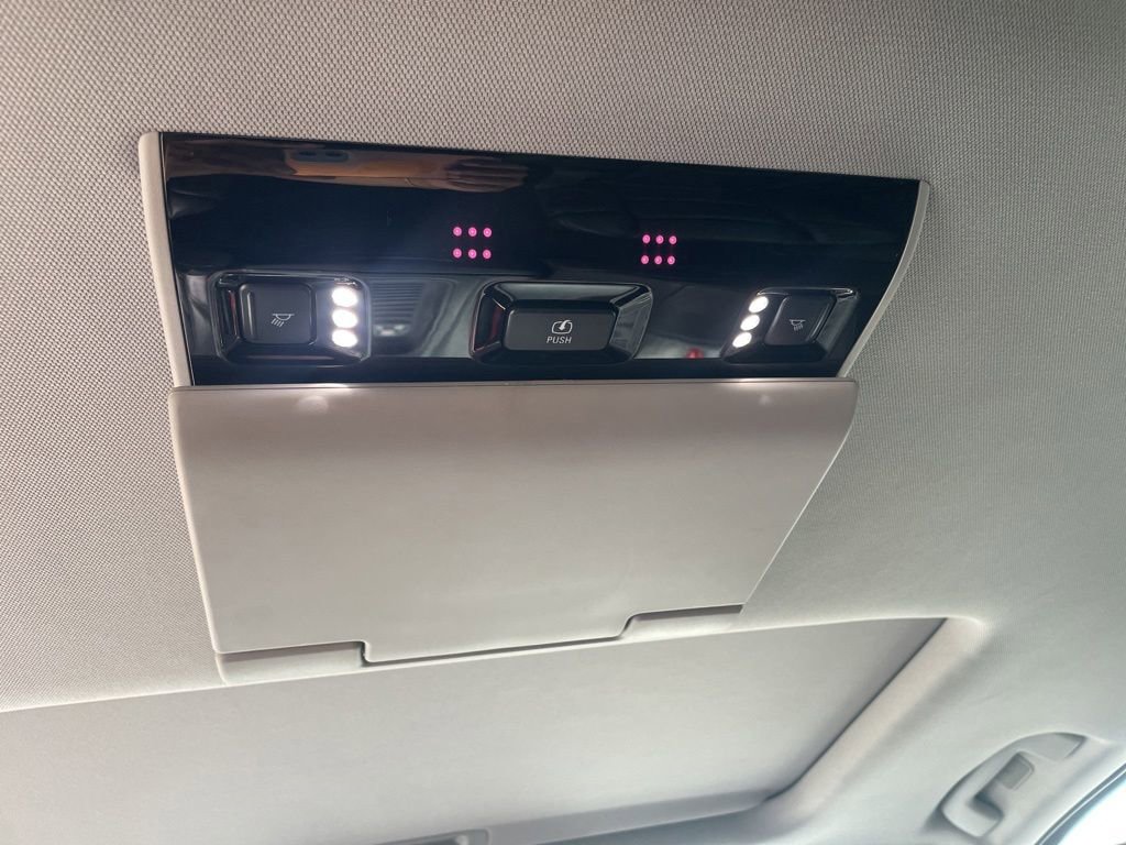 Used 2018 Cadillac Escalade Premium Luxury RWD image 20