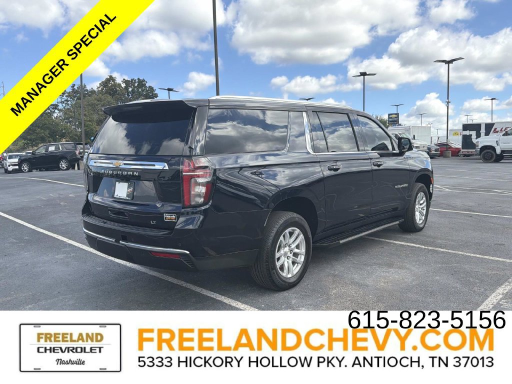 Used 2024 Chevrolet Suburban LT w/ Luxury Package AWD/4WD image 3