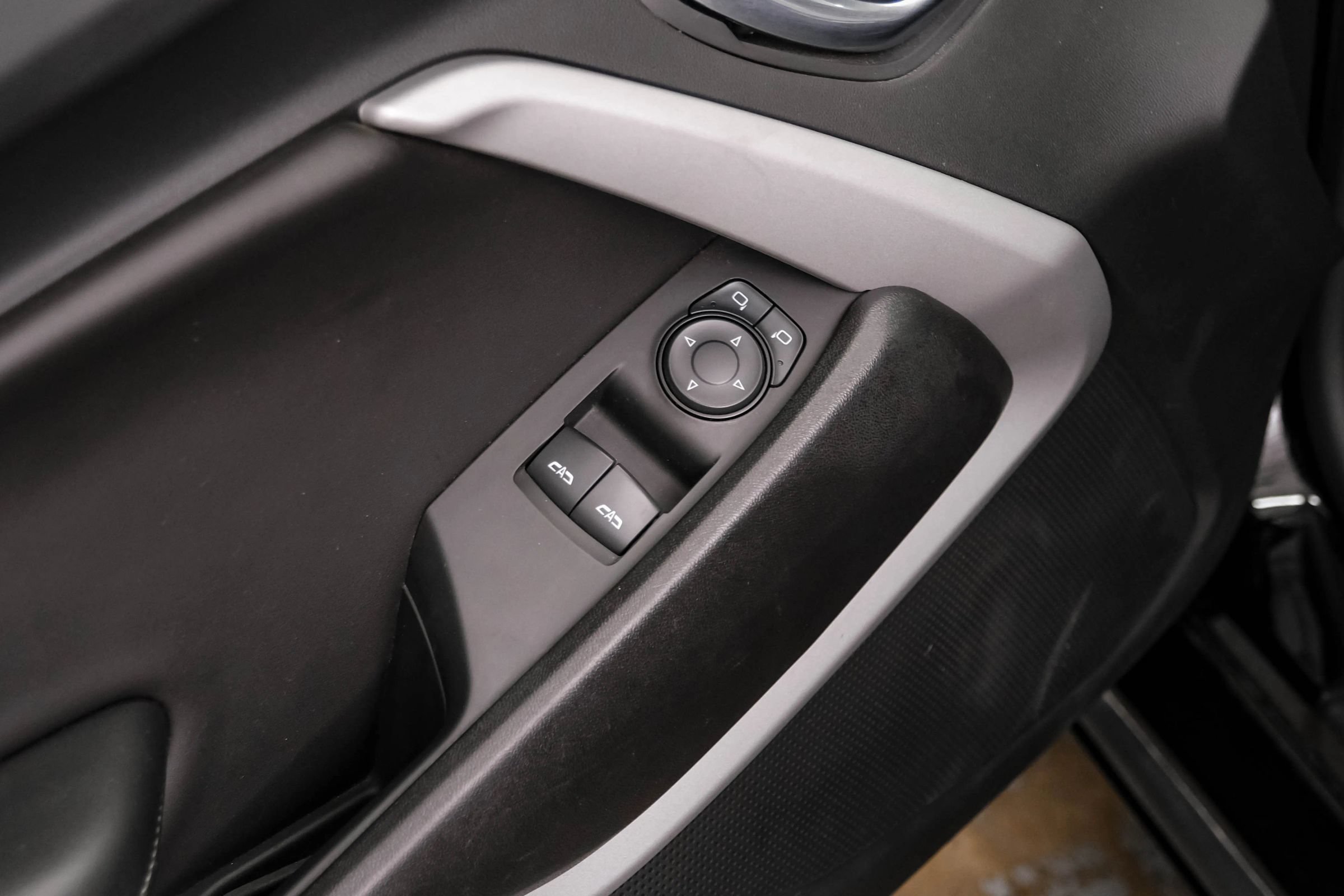 Used 2019 Chevrolet Camaro SS RWD image 39