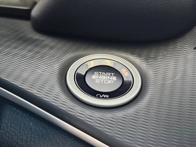 New 2025 Jeep Grand Cherokee Altitude image 12