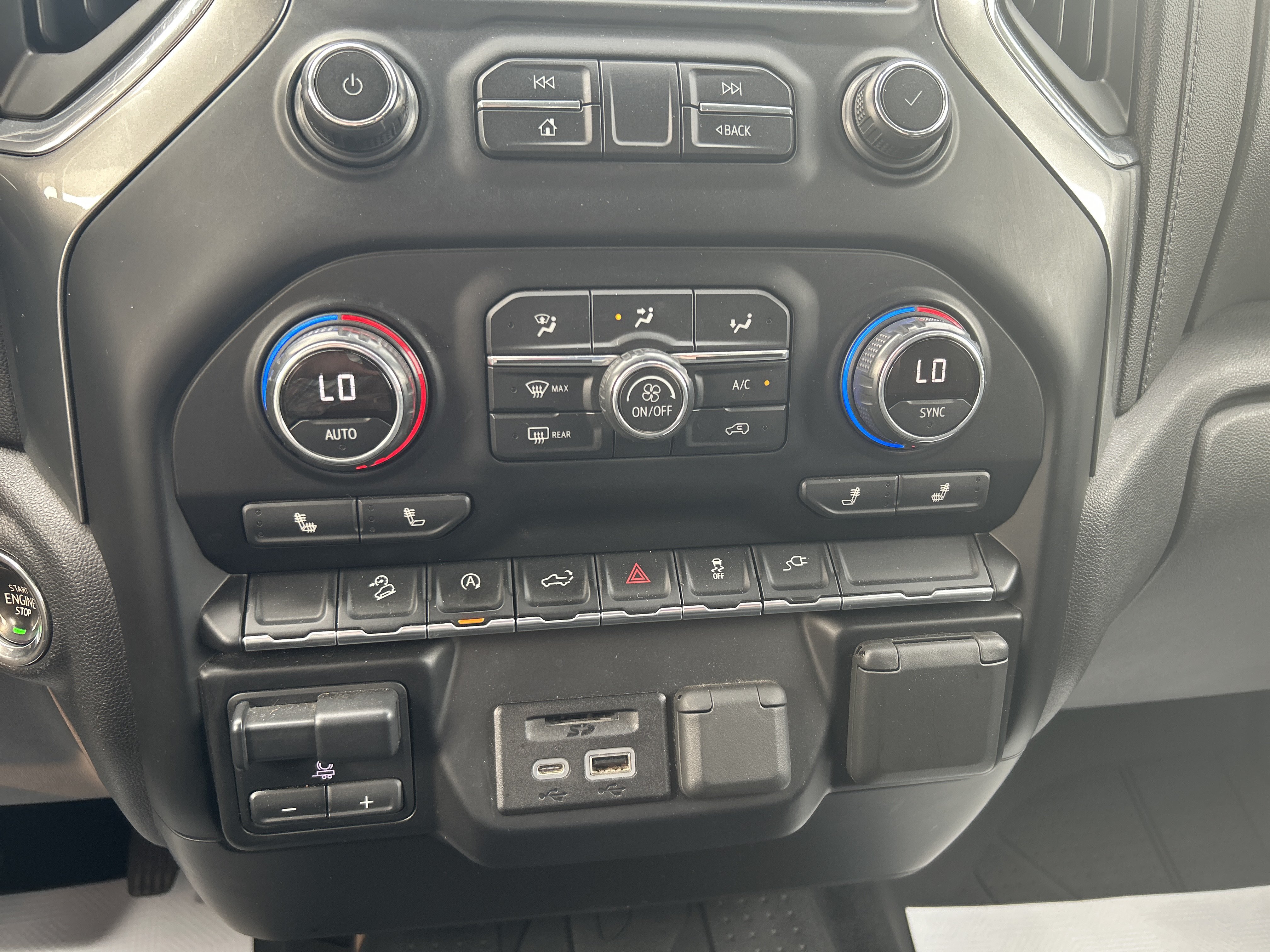 Used 2019 Chevrolet Silverado 1500 LT w/ All-Star Edition AWD/4WD image 26