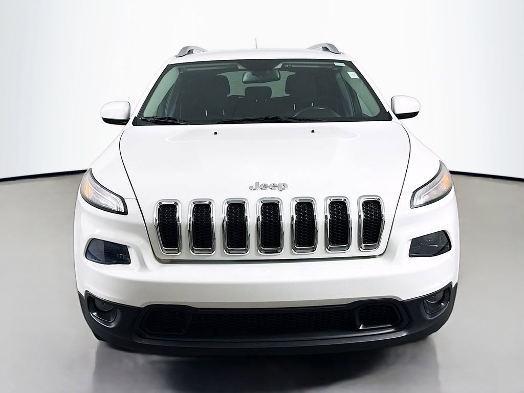Used 2016 Jeep Cherokee Latitude AWD/4WD image 2