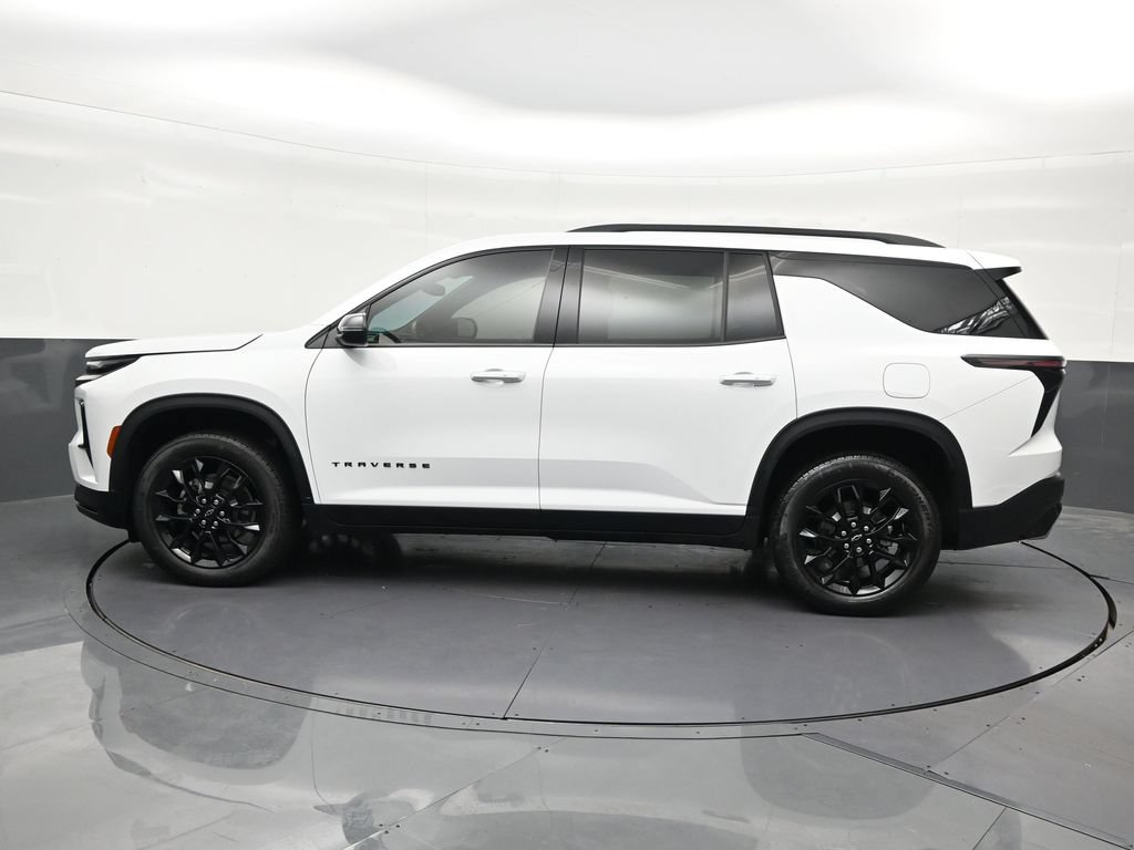 Used 2025 Chevrolet Traverse LT w/ Midnight/Sport Edition FWD image 2
