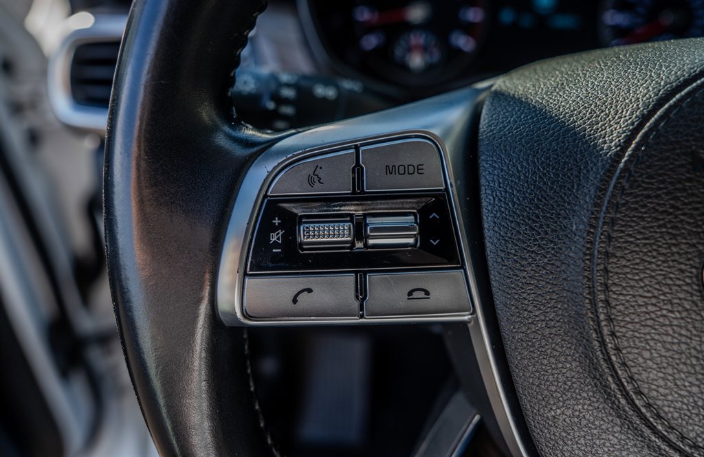 Used 2020 Kia Telluride EX image 16