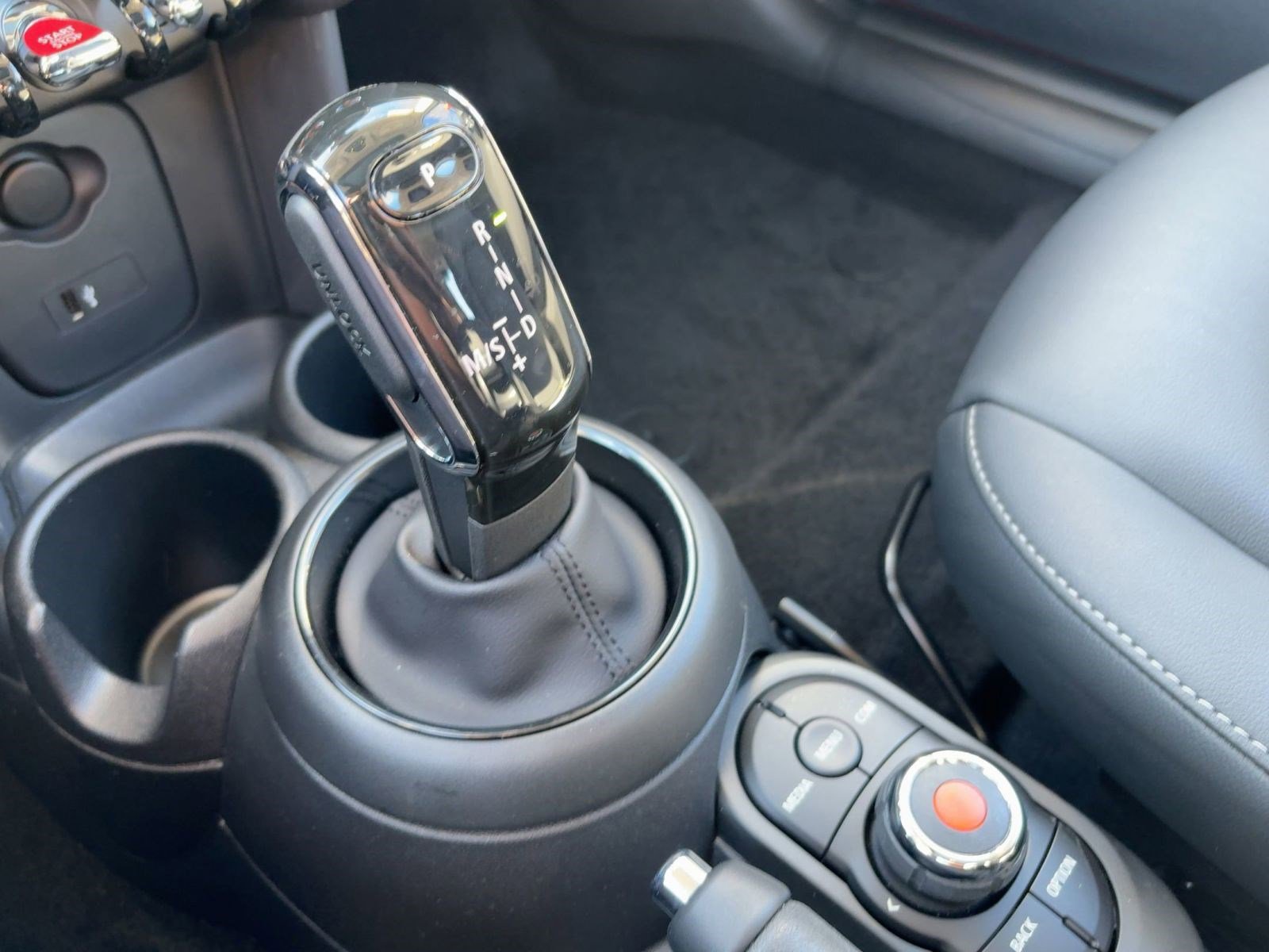 Used 2020 MINI Cooper 2-Door Hardtop w/ Storage Package image 15