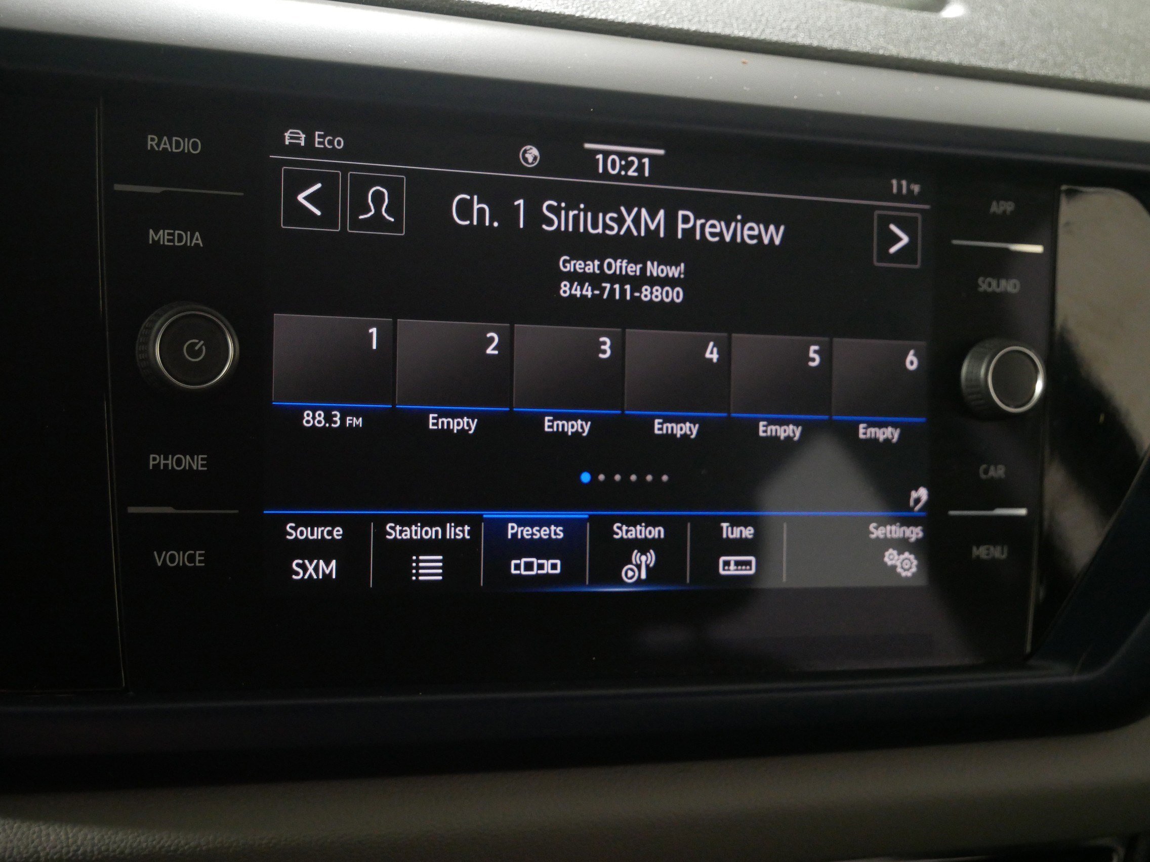 Used 2023 Volkswagen Taos SE image 22